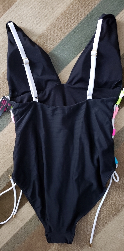 Black Swimsuit - Picture 3 of 3